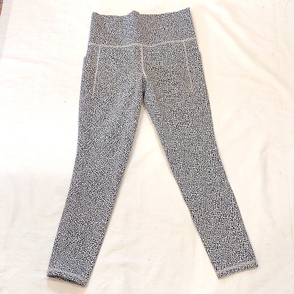 ATHLETA Salutation Stash Pocket 7/8 Textured Tight Size S - Picture 4 of 9